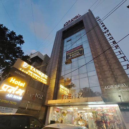 Hotel Prasang Surat Exterior photo