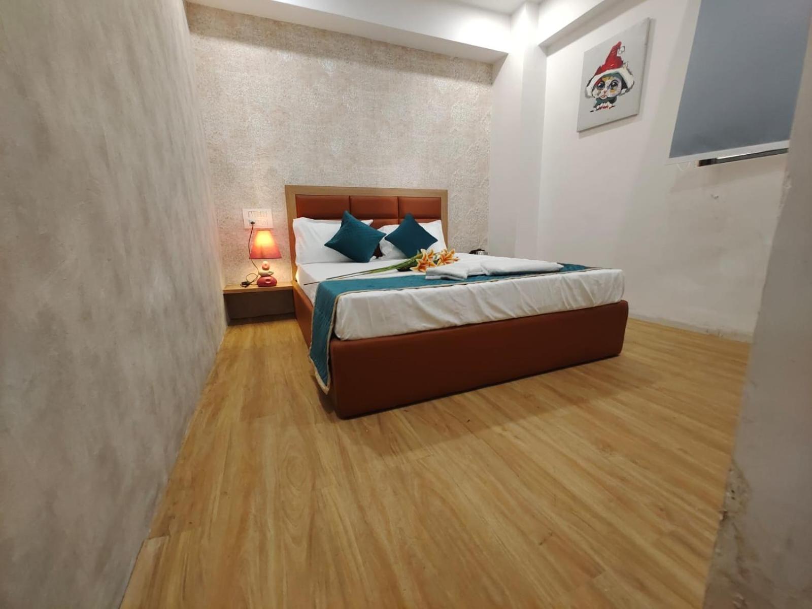 Hotel Prasang Surat Exterior photo